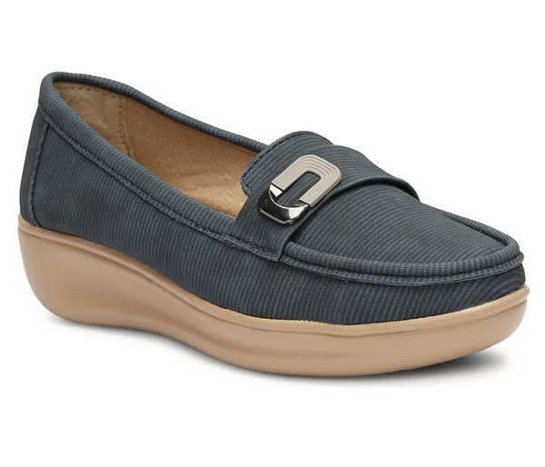 Step_into_effortless_style_and_all-day_comfort_with_these_elegant_wedge_heel_loafers