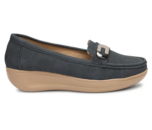 Step_into_effortless_style_and_all-day_comfort_with_these_elegant_wedge_heel_loafers