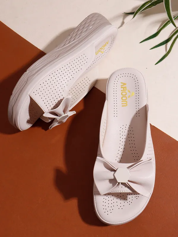 Cream_Cream_Synthetic_Casual_2_Inch_Heel_Sandals_For_Women