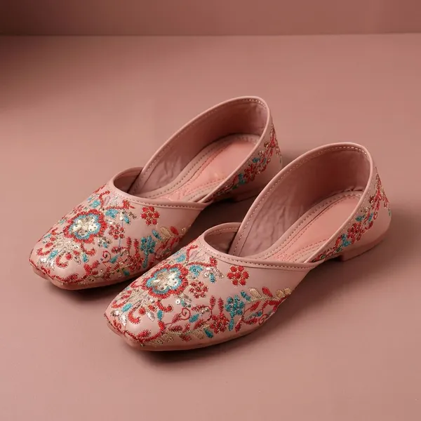 Peach_Elegant_Embroidered_Ethnic_Jutti_With_Floral_Detailing_And_Comfortable_Flat_Sole