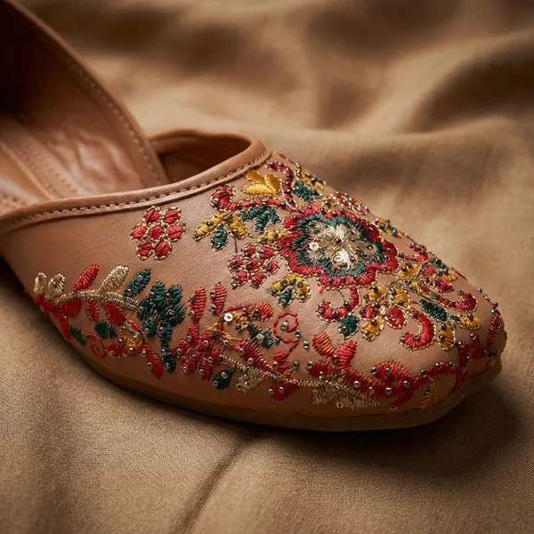 Tan_Elegant_Embroidered_Ethnic_Jutti_With_Floral_Detailing_And_Comfortable_Flat_Sole