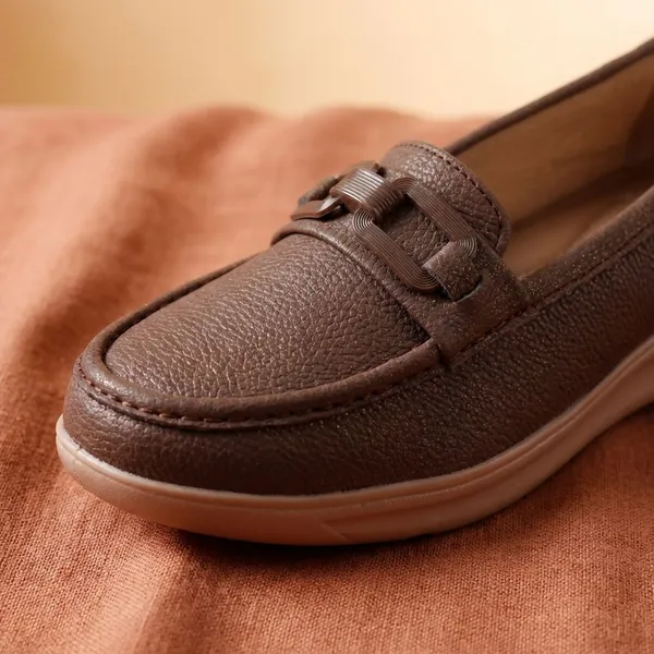 Brown_Classic_Loafers_With_Comfortable_Cushioned_Sole_And_Stylish_Buckle_Design_For_Everyday_Wear