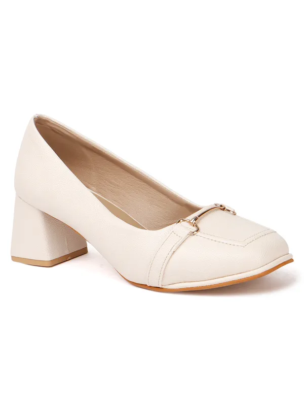 Cream_Elegant_Block_Heels_For_Office,_Formal_Events_&_Chic_Everyday_Outfits_With_Textured_Finish