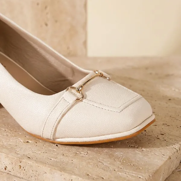Cream_Elegant_Block_Heels_For_Office,_Formal_Events_&_Chic_Everyday_Outfits_With_Textured_Finish