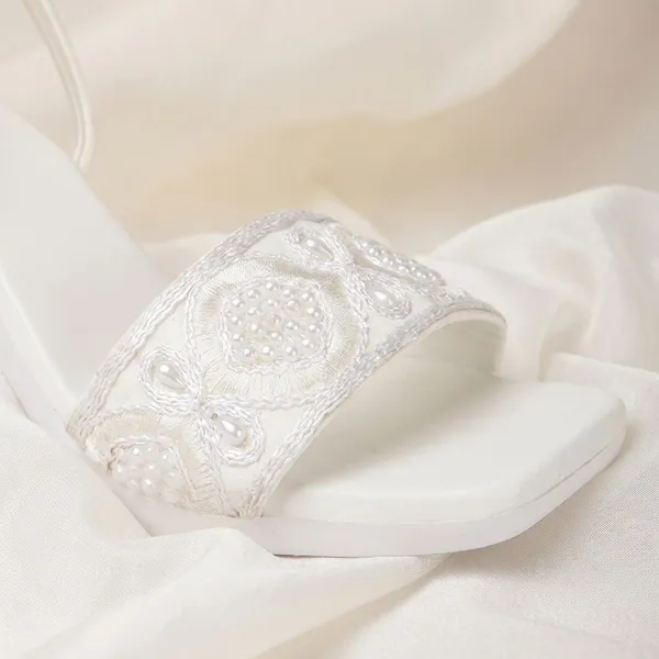 White_Ethnic_Block_Heeled_Sandals_With_Back_Strap_And_Pearl_Embroidery_For_Festive_And_Traditional_Outfits