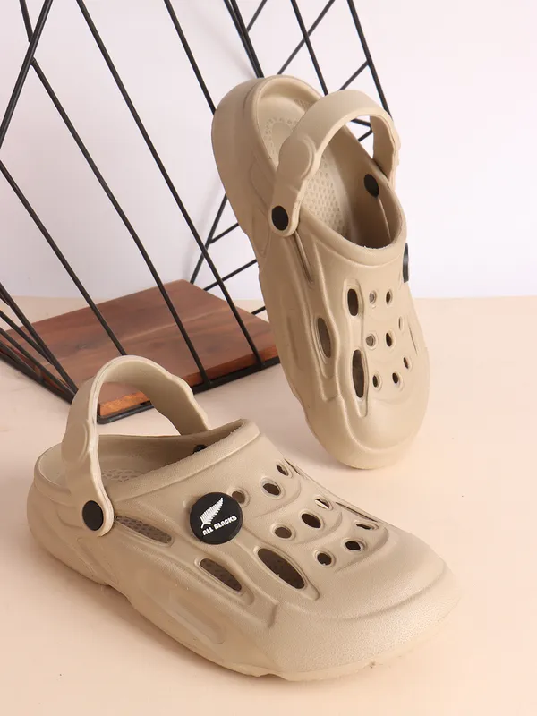 Beige_Lightweight_Eva_Clog_Men_Sandals_With_Adjustable_Back_Strap_And_Anti_Skid_Sole_For_Daily_Comfort