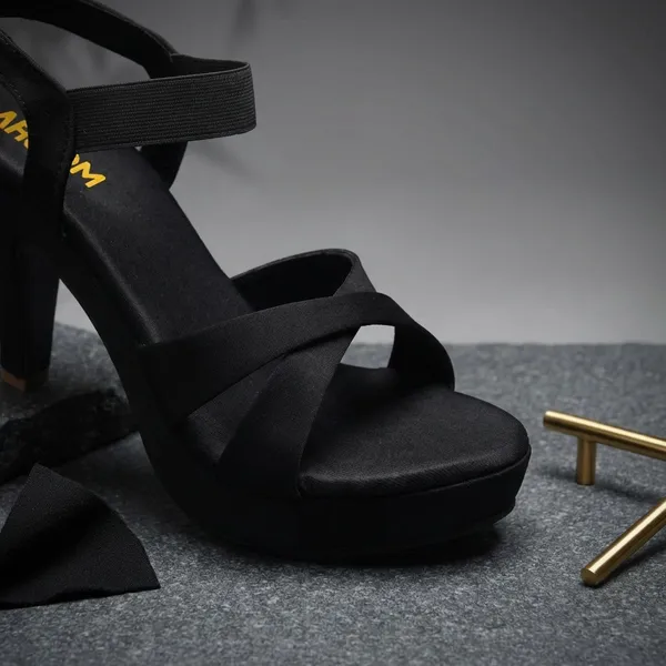Black_Stylish_Platform_Heels_With_Cross_Strap_Design_And_Comfortable_Fit_For_Party_And_Everyday_Wear