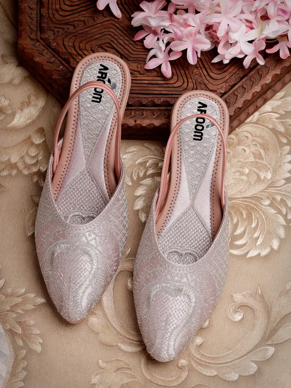 Peach_Elegant_Ethnic_Embroidered_Slingback_Flats_For_Women_With_Traditional_Zari_Detailing_And_Comfortable_Design
