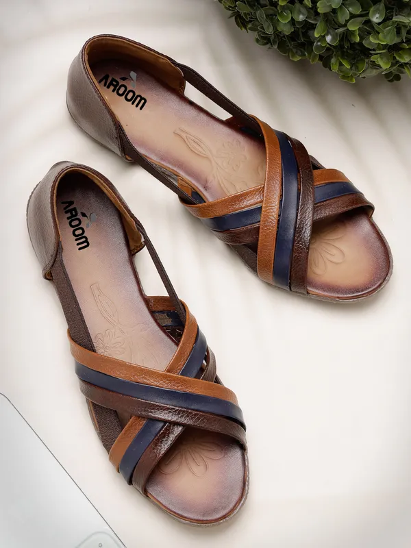 Brown_Stylish_Brown_Woven_Leather_Look_Open_Toe_Flats_For_Women_With_Comfort_Fit_And_Elegant_Design