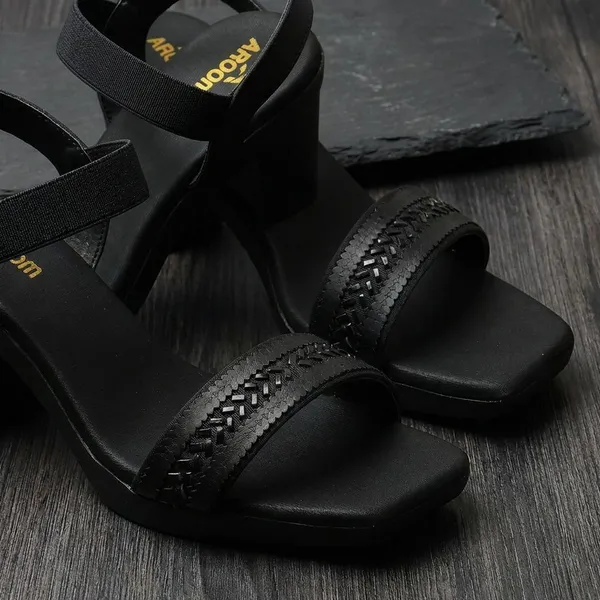 Black_Elegant_Block_Heel_Sandals_For_Women_With_Comfortable_Fit_And_Stylish_Design
