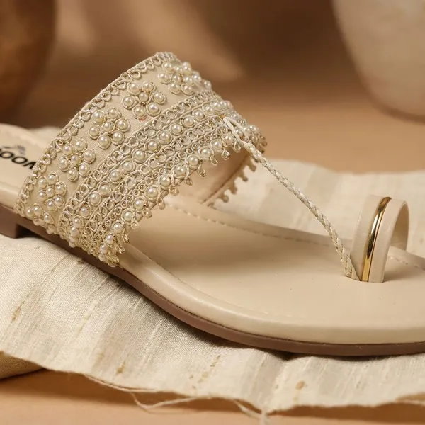 Cream_Elegant_Pearl_Embellished_Kolhapuri_Flat_Sandal_For_Women_With_Soft_Comfort_Sole_And_Ethnic_Festive_Design