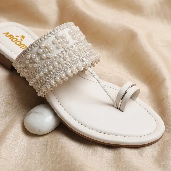 White_Elegant_Pearl_Embellished_Kolhapuri_Flat_Sandal_For_Women_With_Soft_Comfort_Sole_And_Ethnic_Festive_Design