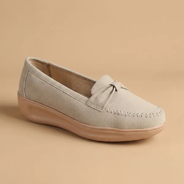 Cream_Classic_Loafers_With_Comfortable_Cushioned_Sole_And_Stylish_Design_For_Everyday_Wear