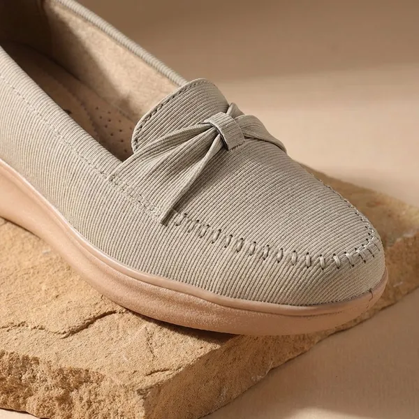 Cream_Classic_Loafers_With_Comfortable_Cushioned_Sole_And_Stylish_Design_For_Everyday_Wear