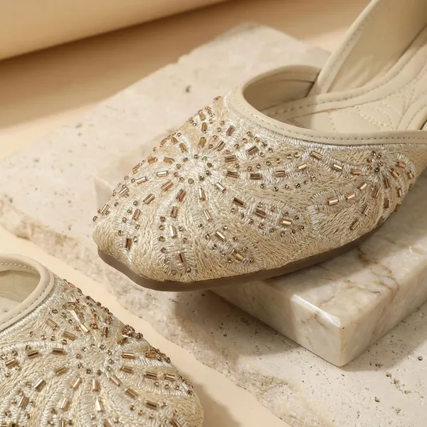 Cream_Elegant_Embroidered_Ethnic_Jutti_For_Womenperfect_For_Festive,_Party,_And_Traditional_Occasions