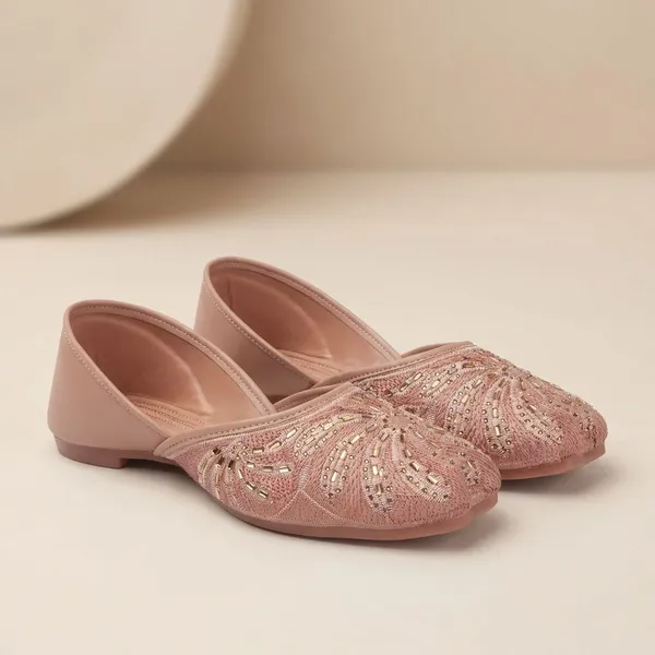 Peach_Elegant_Embroidered_Ethnic_Jutti_For_Womenperfect_For_Festive,_Party,_And_Traditional_Occasions