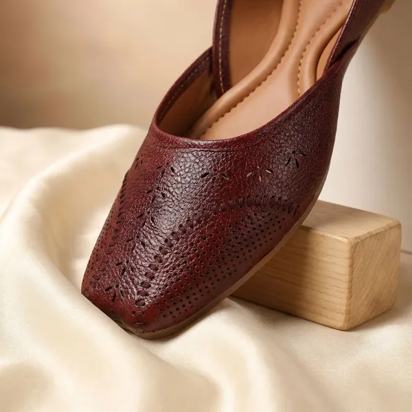 Cherry_Elegant_Textured_Synthetic_Leather_Heel_Juttis_With_Square_Toe_&_Perforated_Design