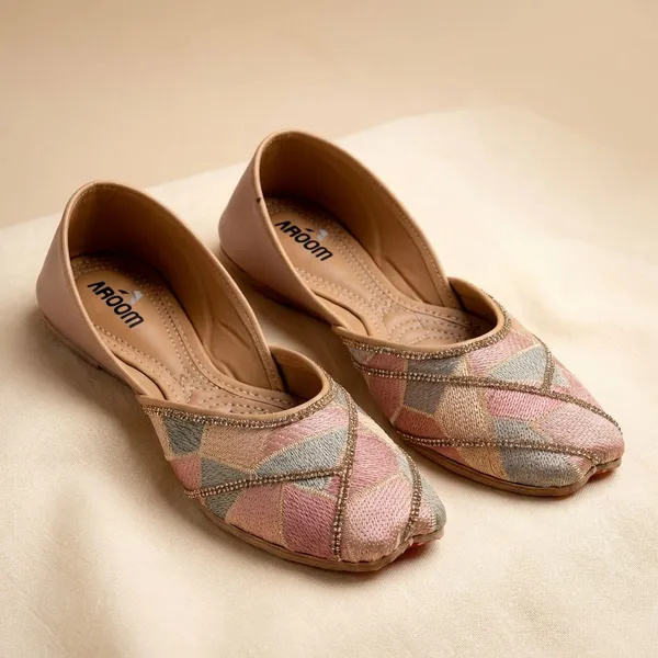 Peach_Trendy_Embroidered_Womens_Ethnic_Jutti_With_Comfortable_Insole_And_Traditional_Craft_Detailing