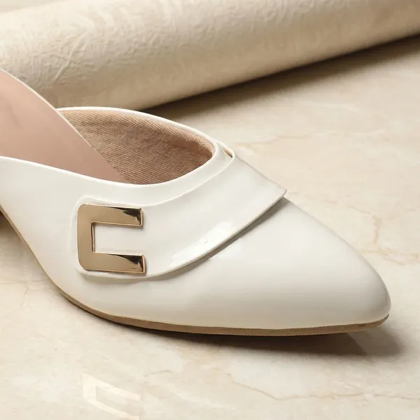 White_Elegant_Block_Heel_Mules_For_Women_With_Gold_Buckle_And_Glossy_Finish