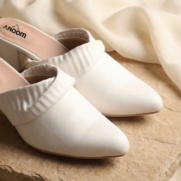 White_Trendy_Block_Heel_Mules_For_Women_With_Quilted_Band_Design_And_Comfortable_Soft_Cushion_Insole