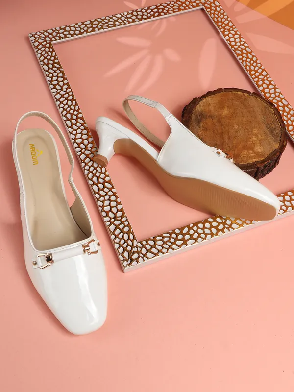 White_Elegant_Slingback_Block_Heels_For_Women_With_Shiny_Finish_And_Metal_Buckle_Detailing