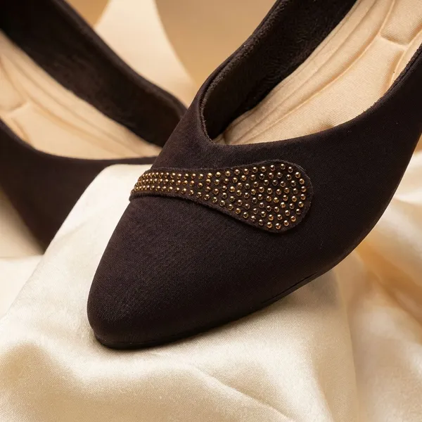 Brown_Elegant_Embellished_Ballerina_Flats_For_Women_With_Soft_Cushion_And_Stylish_Modern_Design