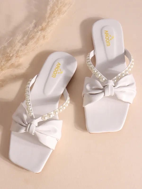 White_White_Synthetic_Leather_Casual_Slipper_For_Women