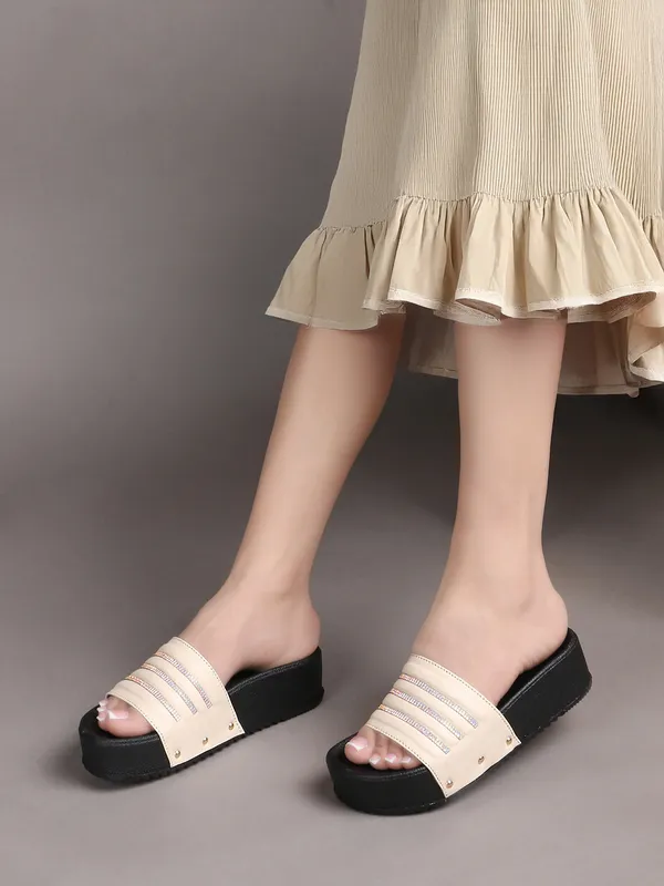 Cream_Trendy_And_Black_Platform_Sliders_With_Rhinestone_Straps_For_Women