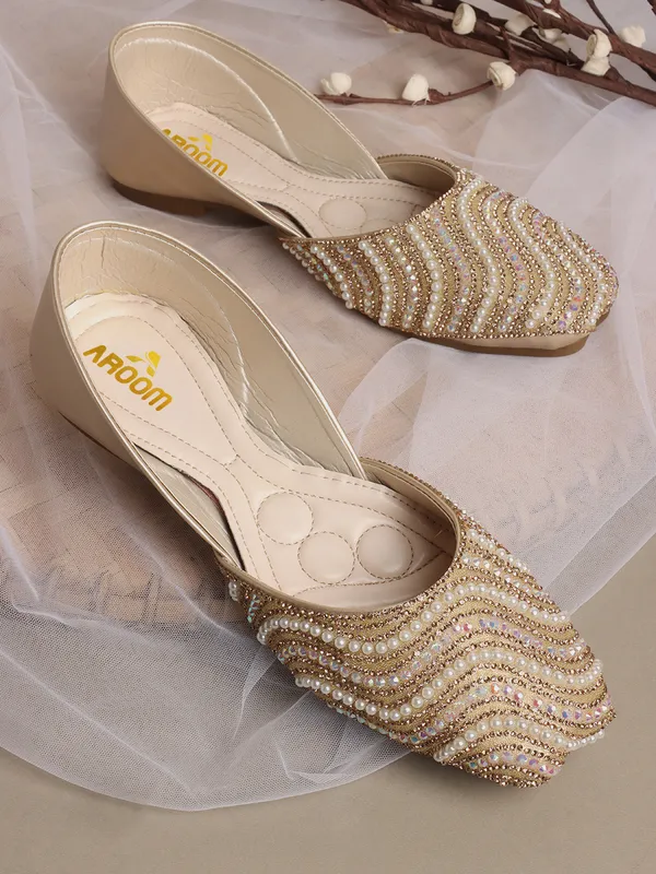 Copper_Elegant_Embellished_Flat_Jutti_With_Pearl_And_Crystal_Detailing_For_Women