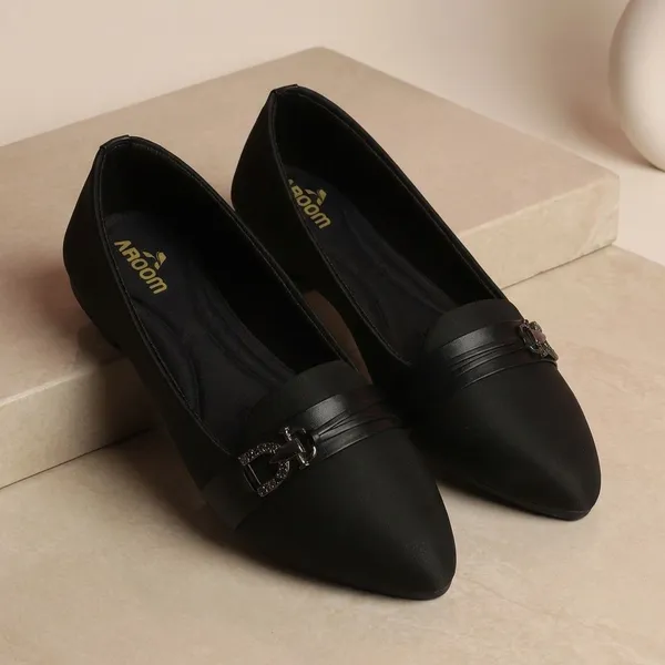 Black_Elegant_Black_Formal_Flat_Shoes_With_Metal_Buckle_Detailing_For_Women