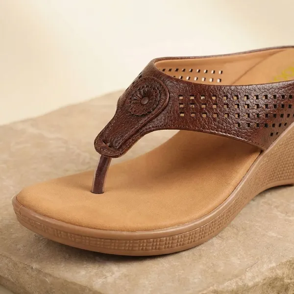 Brown_Stylish_Wedge_Heel_Sandals_For_Women_With_Toe_Ring_Design