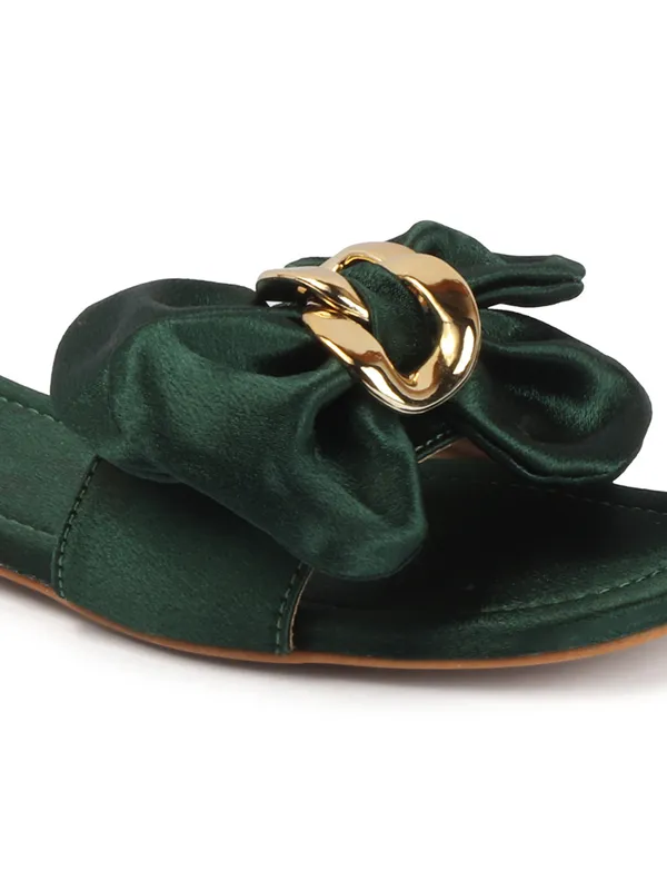 Elegant_Slip-On_Flats_with_Bow_&_Gold_Chain_Detail