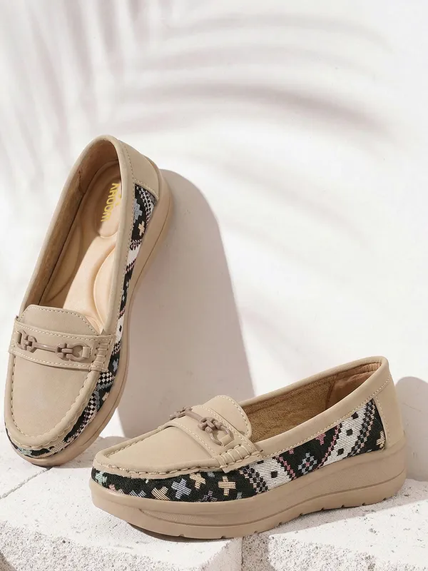 Womens_Printed_Comfort_Loafers_Stylish_Slip-On_Casual_Shoes
