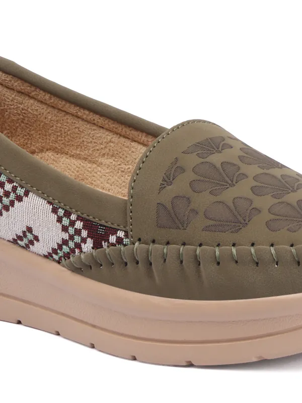 Womens_Printed_Comfort_Loafers_Stylish_Slip-On_Casual_Shoes