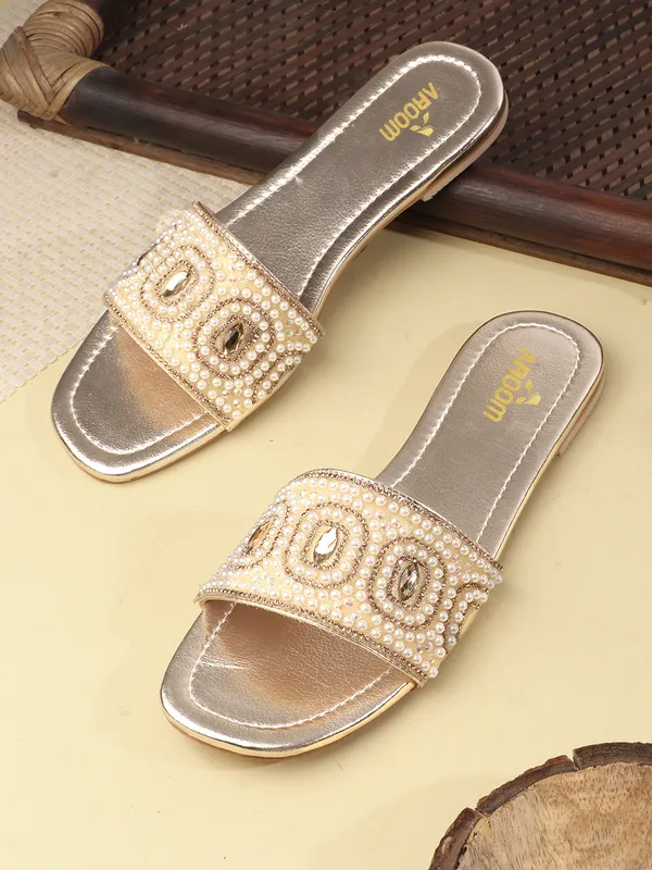 Aroom_Women�s_Pearl_Embellished_Ethnic_Slide_Sandals