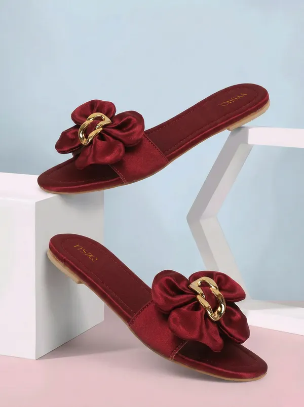Women's_Slip-On_Flats_with_Bow_Detail_&_Gold_Chain_Accent