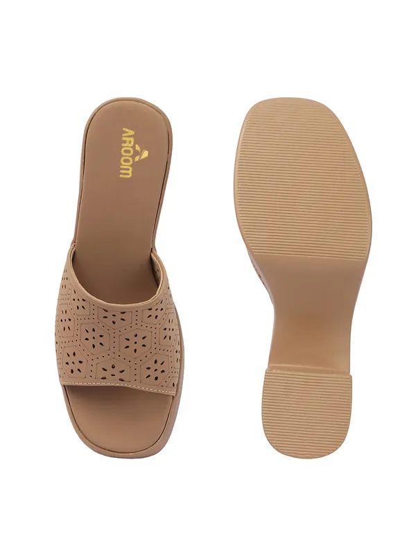 Aroom_Women�s_Textured_Block_Heel_Slide_Sandals