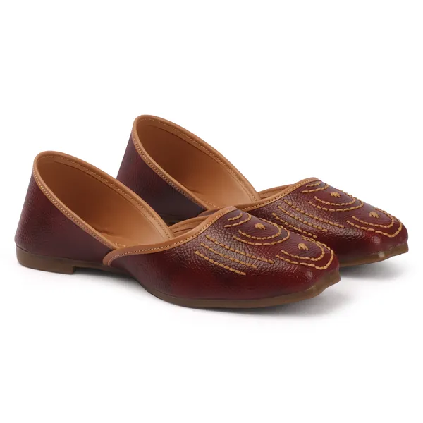 Aroom_Women�s_Embroidered_Ethnic_Jutti_Flats
