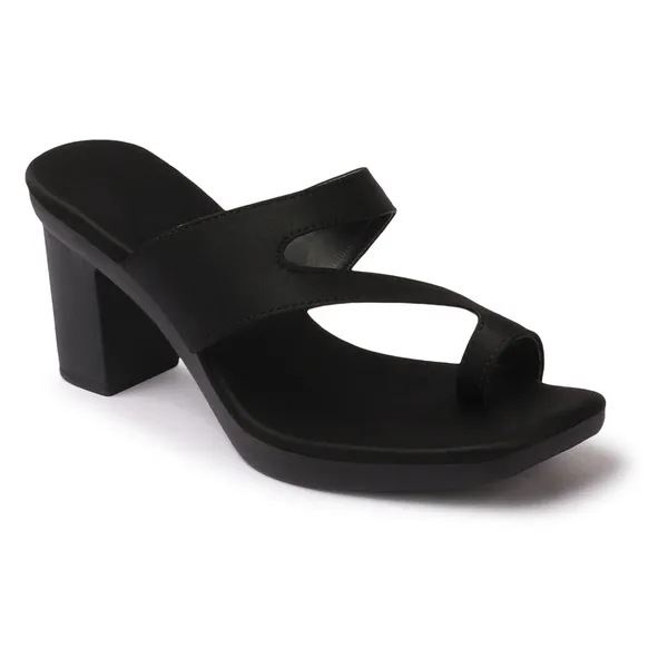 Black_Stylish_Block_Heel_Sandal_For_Women_With_Modern_Toe_Loop_Design_And_Comfortable_Fit