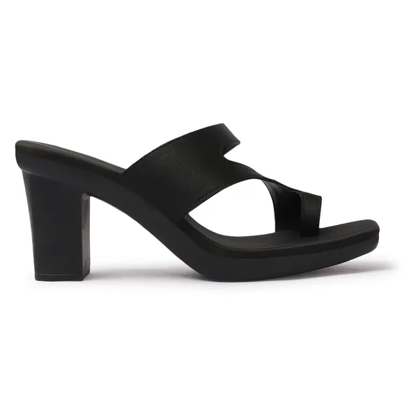 Black_Stylish_Block_Heel_Sandal_For_Women_With_Modern_Toe_Loop_Design_And_Comfortable_Fit
