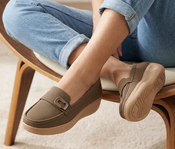 Step_into_effortless_style_and_all-day_comfort_with_these_elegant_wedge_heel_loafers
