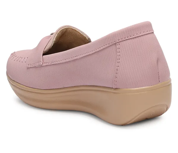 Step_into_effortless_style_and_all-day_comfort_with_these_elegant_wedge_heel_loafers