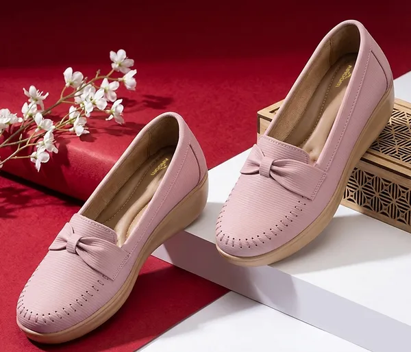 Step_into_effortless_style_and_all-day_comfort_with_these_elegant_wedge_heel_loafers