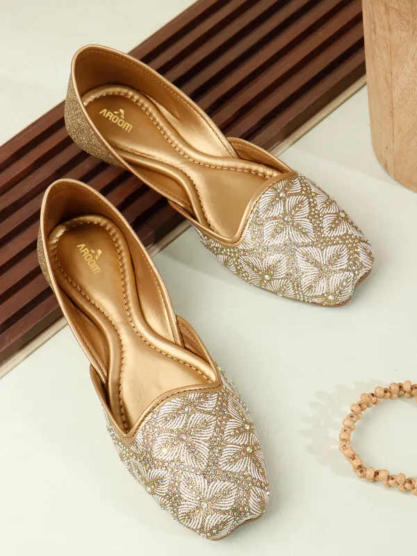Womens_Embellished_Ethnic_Flats_Stylish_Comfortable_Party_Wear_Jutti