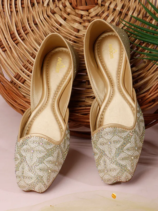 Womens_Embellished_Ethnic_Flats_Stylish_Comfortable_Party_Wear_Jutti