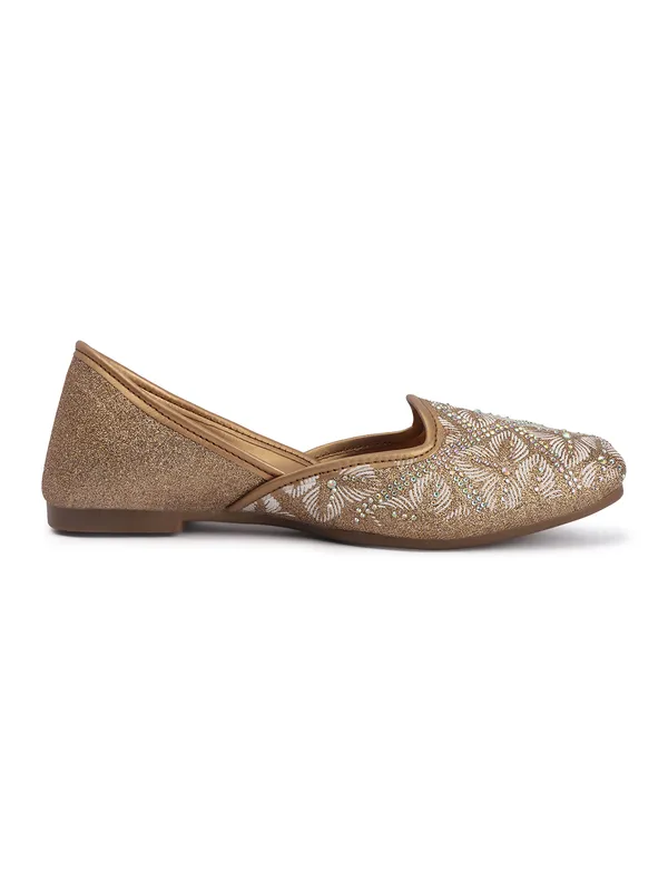 Elegant_Embellished_Ethnic_Flat_Juttis_for_Women
