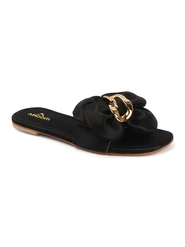 Elegant_Slip-On_Flats_with_Bow_&_Gold_Chain_Detail