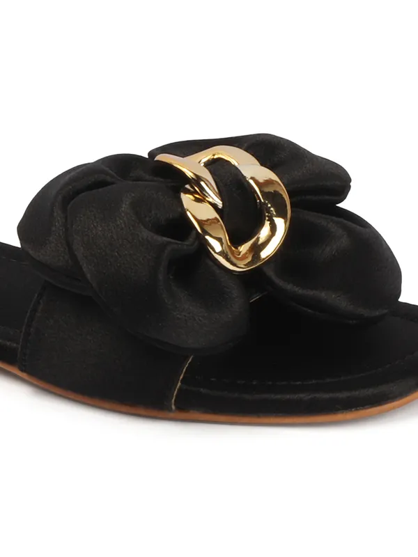 Elegant_Slip-On_Flats_with_Bow_&_Gold_Chain_Detail