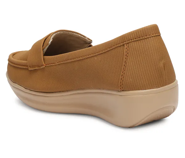 Step_into_effortless_style_and_all-day_comfort_with_these_elegant_wedge_heel_loafers