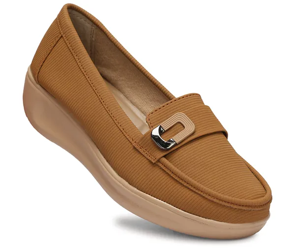 Step_into_effortless_style_and_all-day_comfort_with_these_elegant_wedge_heel_loafers
